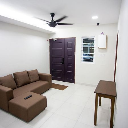 Hom2Rex Kuching Homestay Taman Timberland Esterno foto