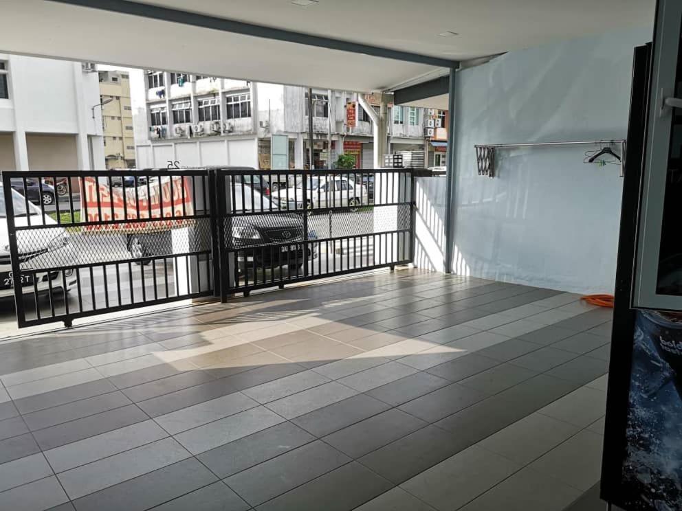 Hom2Rex Kuching Homestay Taman Timberland Esterno foto