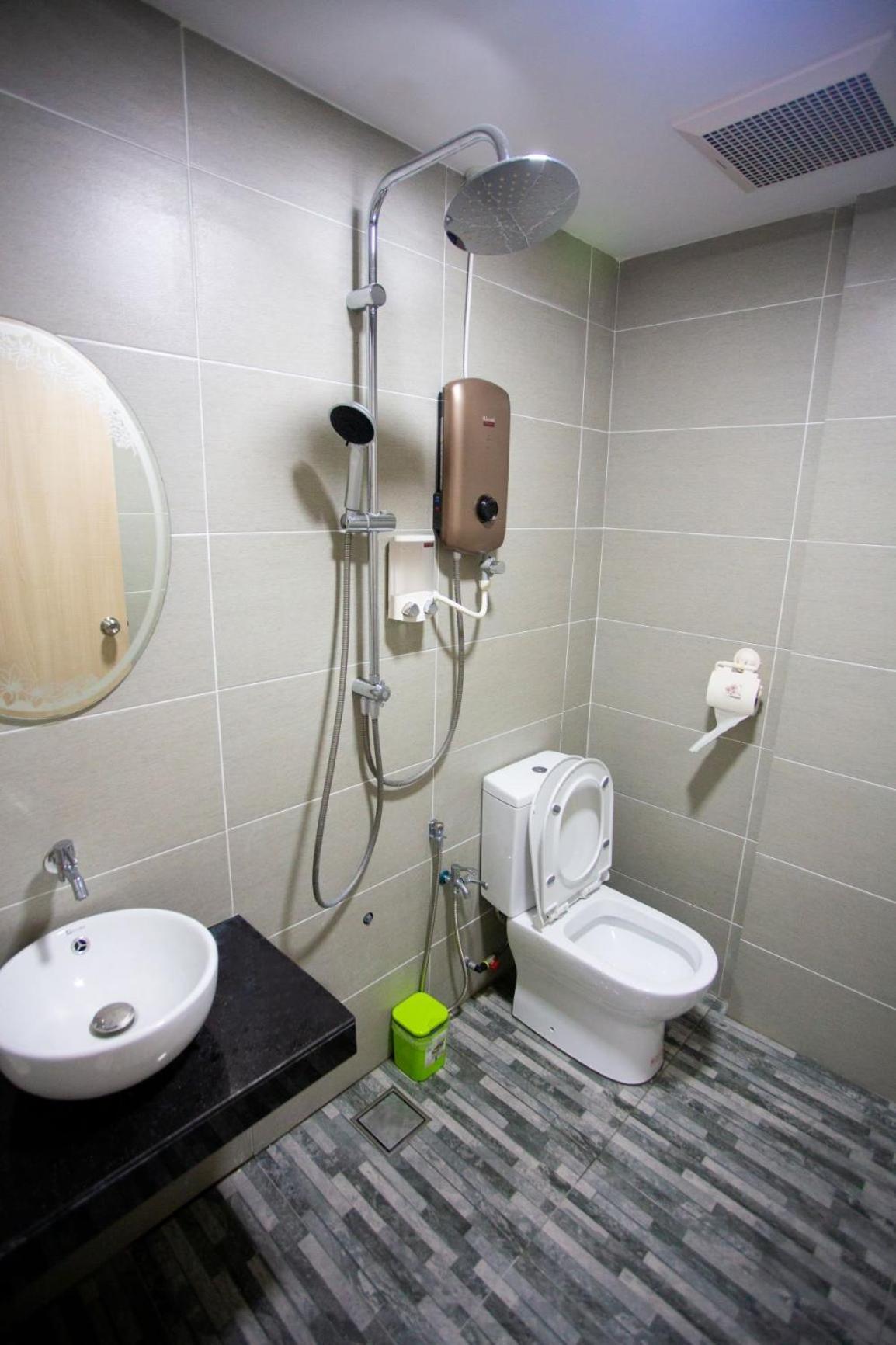 Hom2Rex Kuching Homestay Taman Timberland Esterno foto