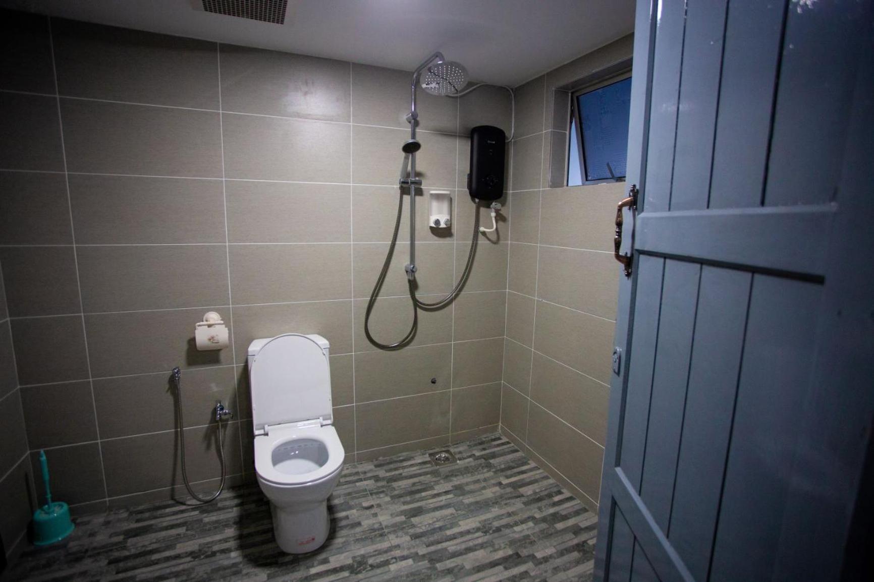 Hom2Rex Kuching Homestay Taman Timberland Esterno foto